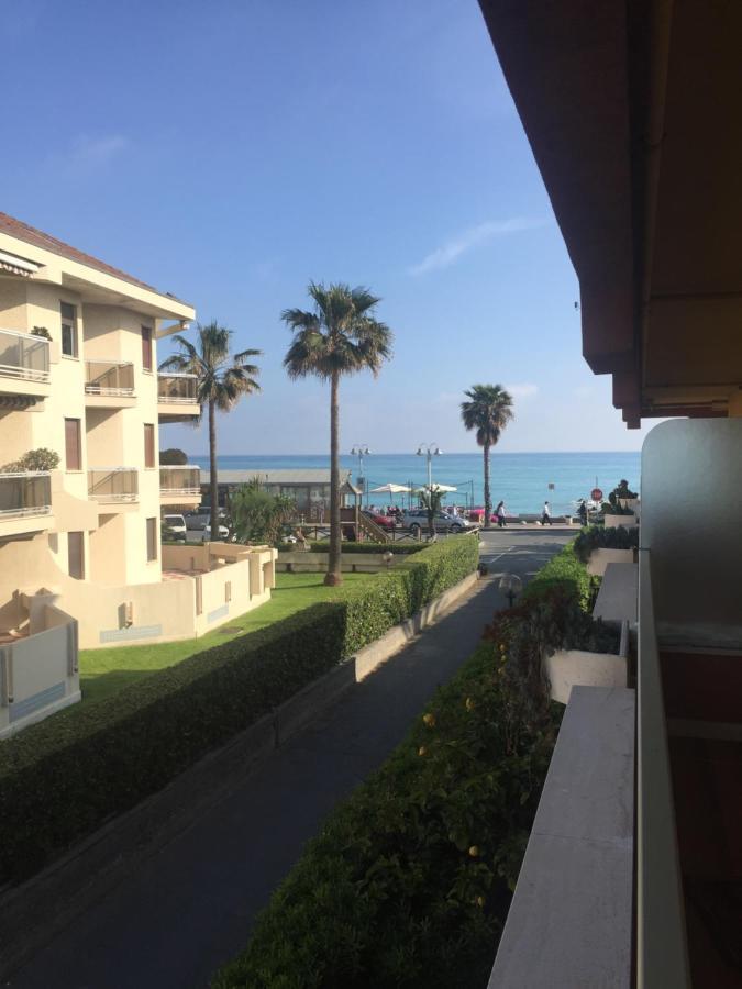 A Due Passi Dal Mare Vallecrosia Exterior photo
